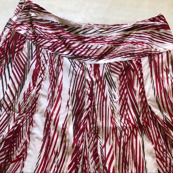 Apt 9 white and red abstract skirt size 10 petite - Picture 2 of 7
